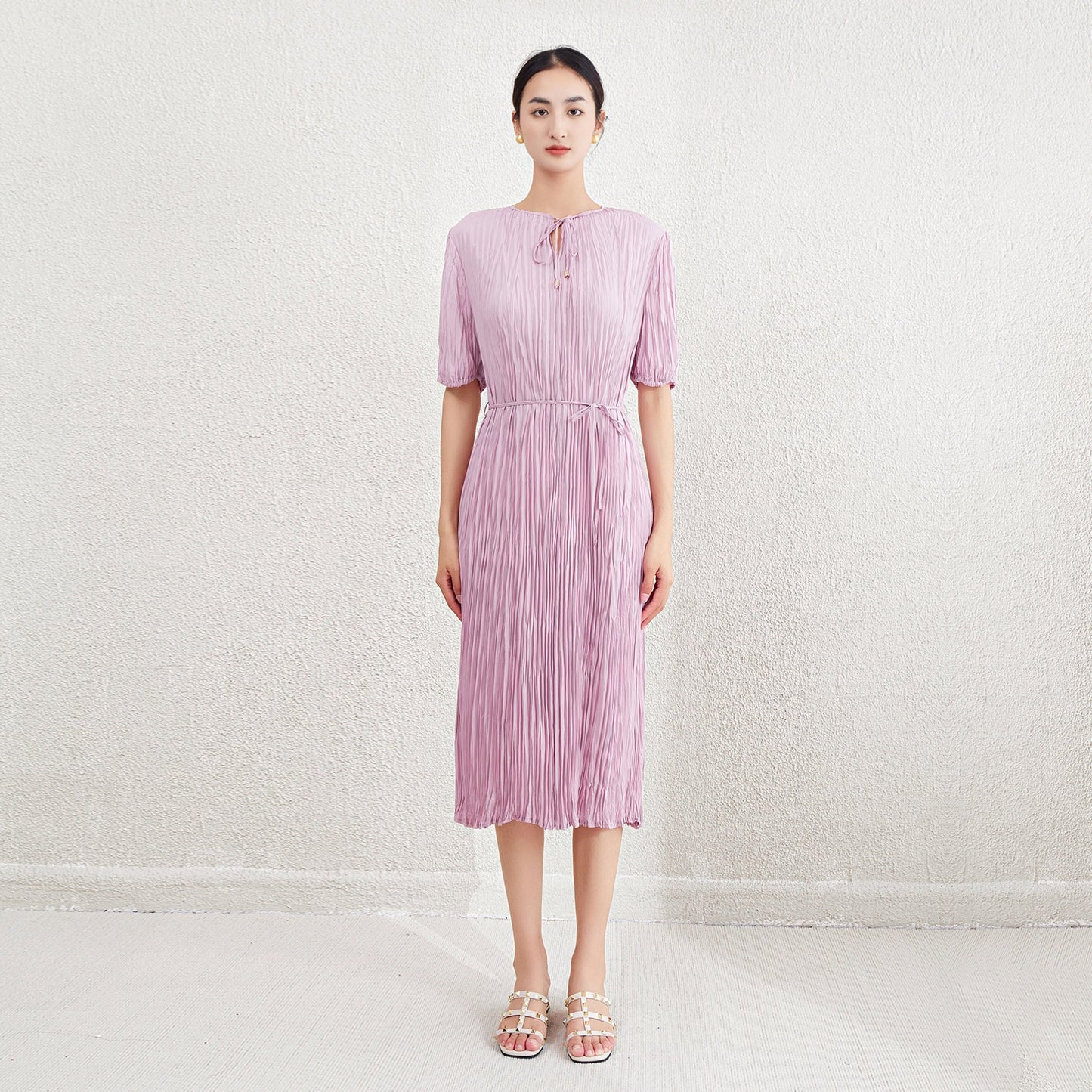 Dresses for women with a sense of niche design. Lace up waist with bubble sleeves for long dresses